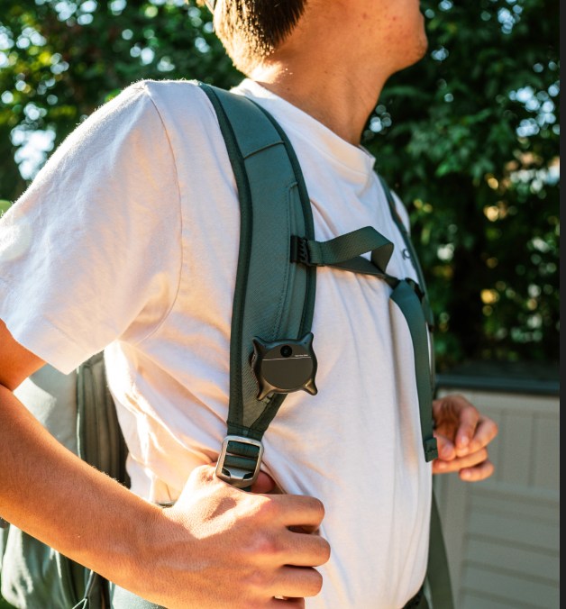 What Is a Wearable AI Assistant? How Real-World Context Becomes Help